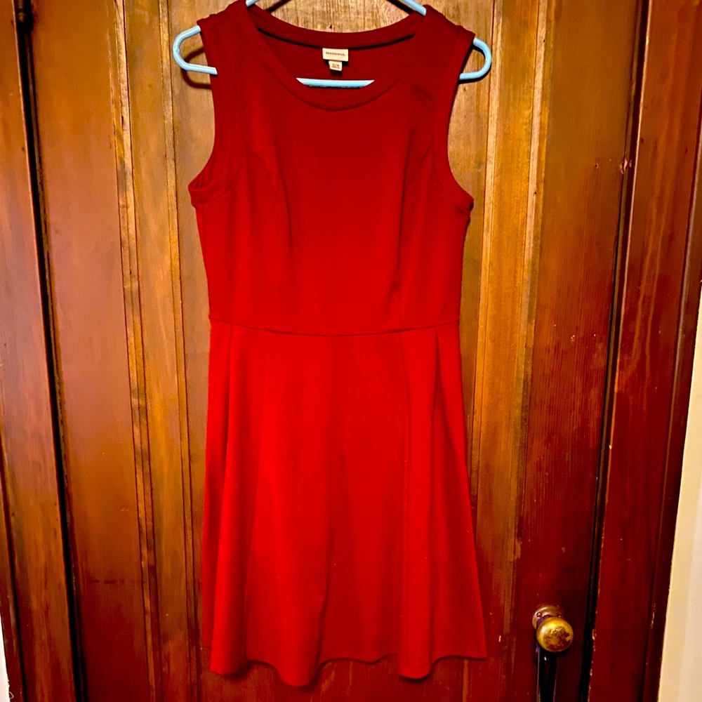 Merona sleeveless skater minidress size M
Color burgundy
